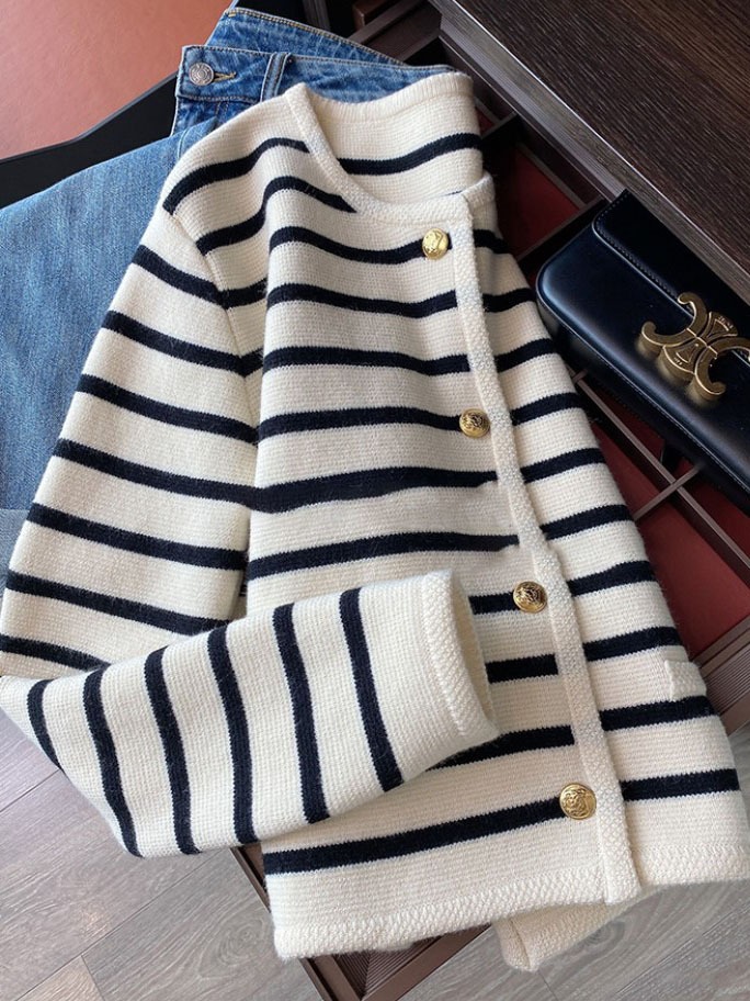스트라이프 금장버튼 가디건