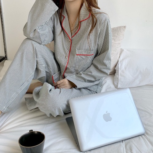 모던 블랙 스트라이프 파자마