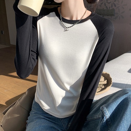 찰랑 쫀쫀 나글란 티셔츠