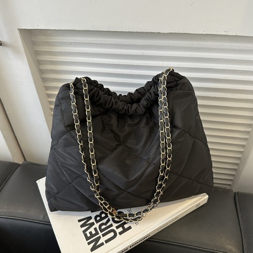 제인 퀼팅 숄더백