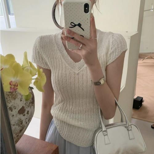 시원한 부클소재 캡소매 여리니트