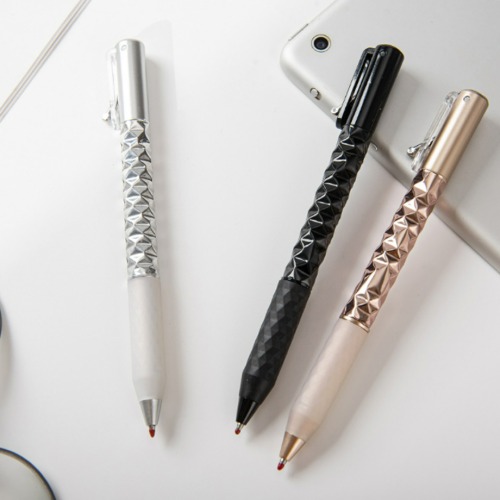 누르면 변신하는 신기한 인싸펜